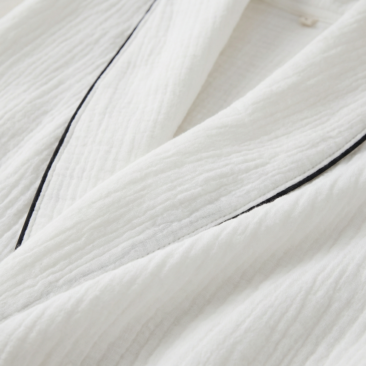 Peignoir Long en Coton Texturé Col Châle Finition Passepoil